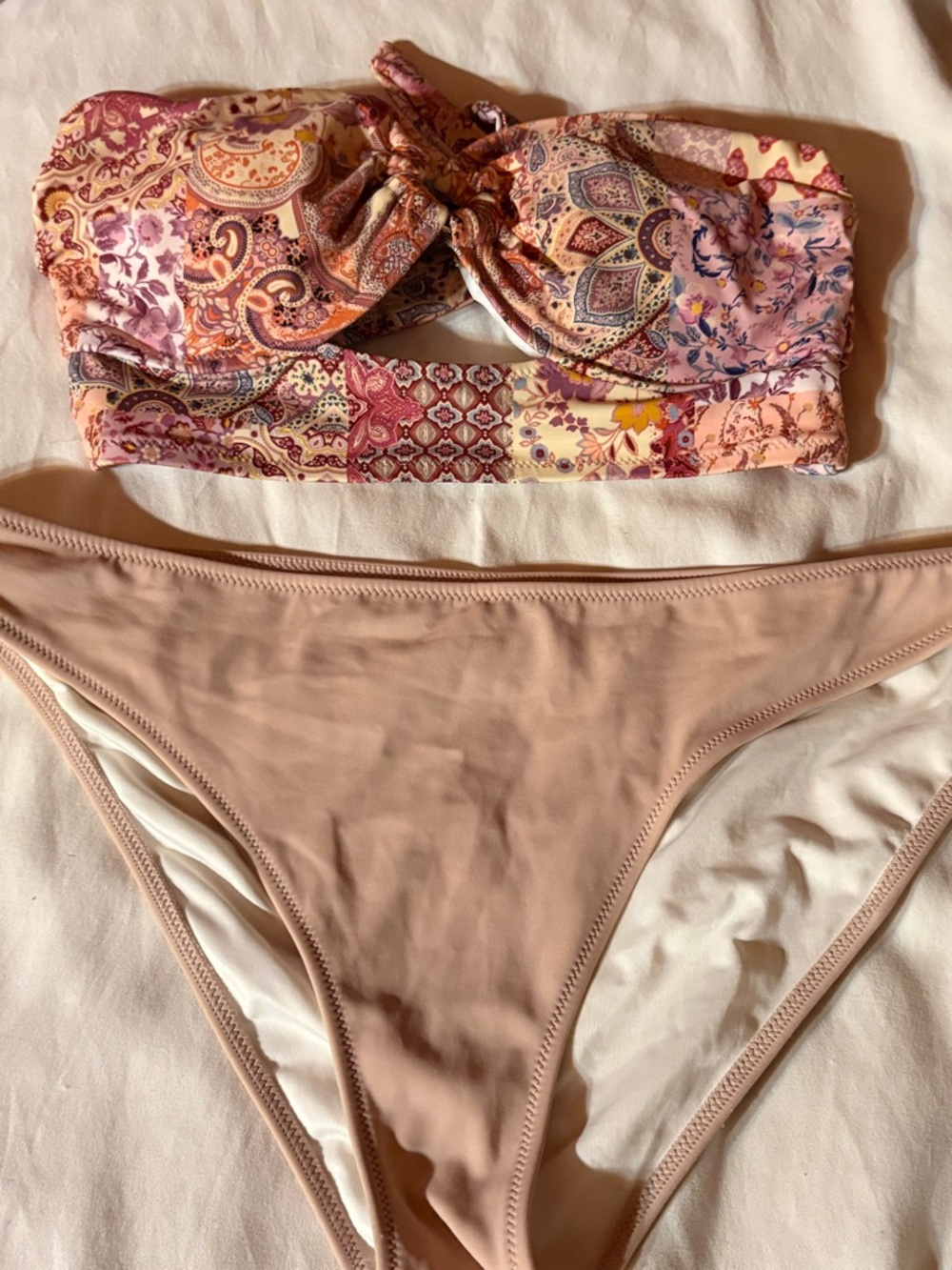 NFS-SOLD-VEGAS_POSH 
Shade & Shore Pink Paisley Bandeau Bikini